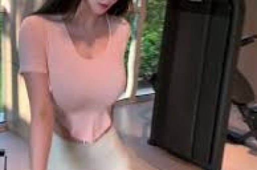 中秋晚会假唱风波：明星表演遭质疑观众失望满满