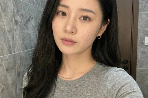 老婆在剧组拍戏老公在酒店出轨？